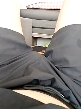 Snapshot of Grig1982 chatting on 09.11.25 Grig1982 online show from 09.11.25