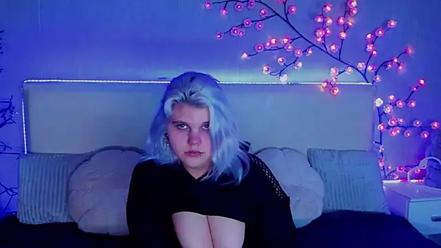 JoannLowe online show from 11.09.25