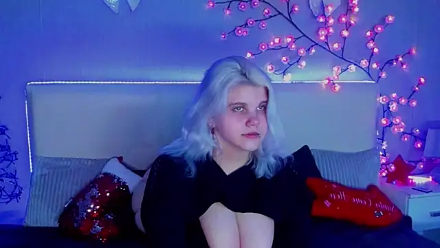 JoannLowe online show from 12.22.25