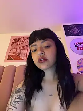 Ashley Chriss online show from 11.08.25