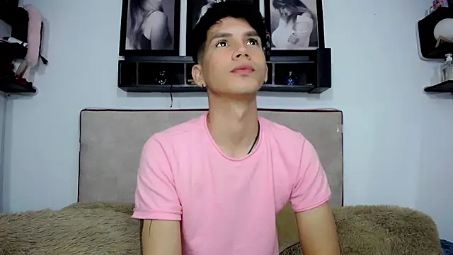 Snapshot of Tayson_Rivers chatting on 12.12.24 Tayson Rivers online show from 12.12.24