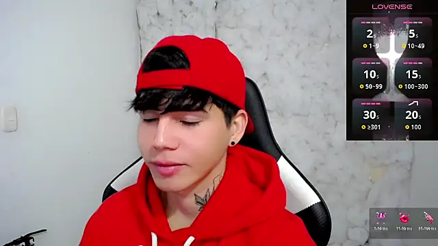 Snapshot of Tayson_Rivers chatting on 12.14.25 Tayson Rivers online show from 12.14.25