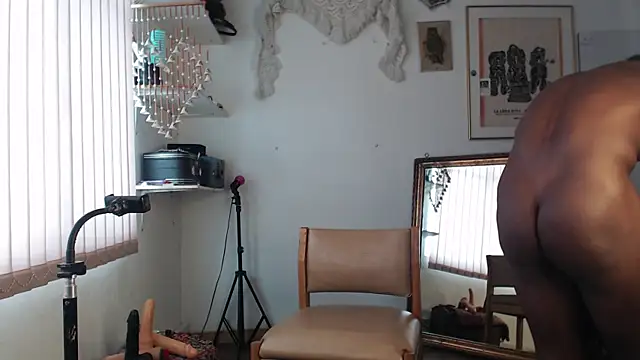 Snapshot of Siriss_boyrag chatting on 09.19.25 Siriss boyrag online show from 09.19.25