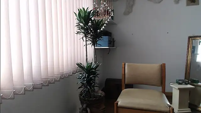 Snapshot of Siriss_boyrag chatting on 10.11.25 Siriss boyrag online show from 10.11.25