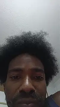 Snapshot of Siriss_boyrag chatting on 10.22.25 Siriss boyrag online show from 10.22.25
