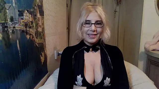 sweet raspberry online show from 01.19.25