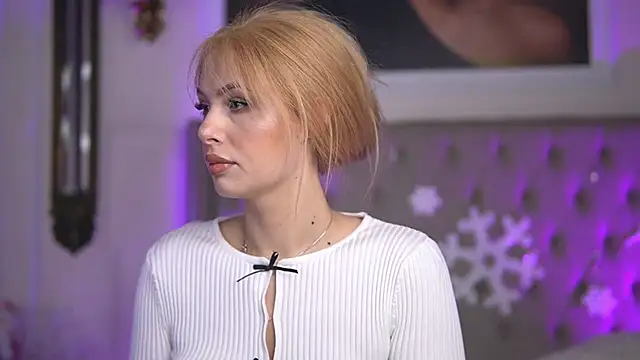 AdelineKing online show from 12.23.24