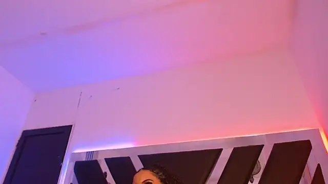 MelannyTylor online show from 11.25.25