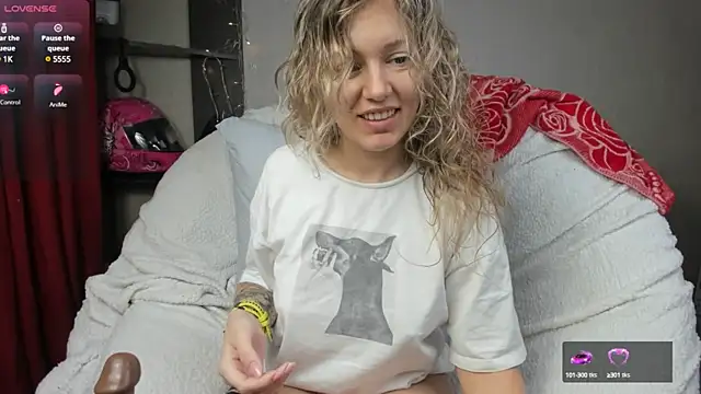 foxy blond online show from 02.05.25