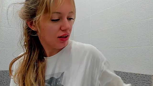 foxy blond online show from 04.16.26