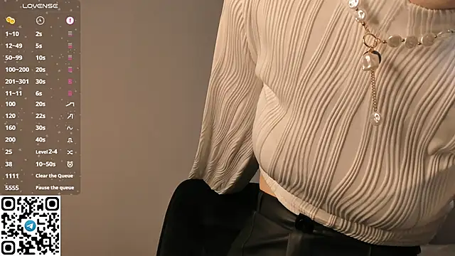 tyty piupiu online show from 10.23.25