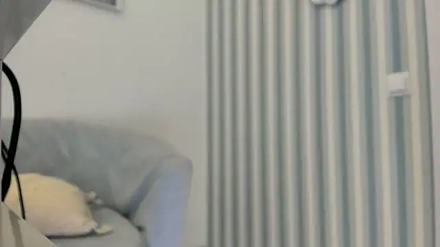 Snapshot of SakuFox chatting on 01.20.25 SakuFox online show from 01.20.25
