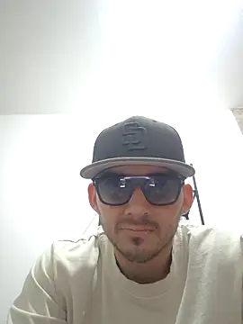 Snapshot of kevinsito1 chatting on 05.27.26 kevinsito1 online show from 05.27.26