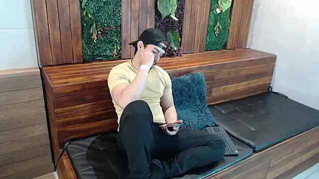 Ian Daviz online show from 10.22.25