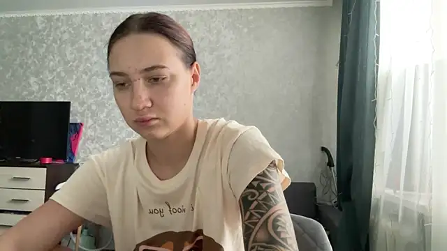 Snapshot of AnneBall chatting on 12.23.24 AnneBall online show from 12.23.24