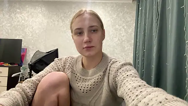 Snapshot of AnneBall chatting on 12.30.24 AnneBall online show from 12.30.24