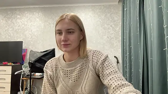 Snapshot of AnneBall chatting on 12.30.24 AnneBall online show from 12.30.24