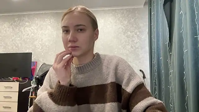 Snapshot of AnneBall chatting on 01.02.25 AnneBall online show from 01.02.25