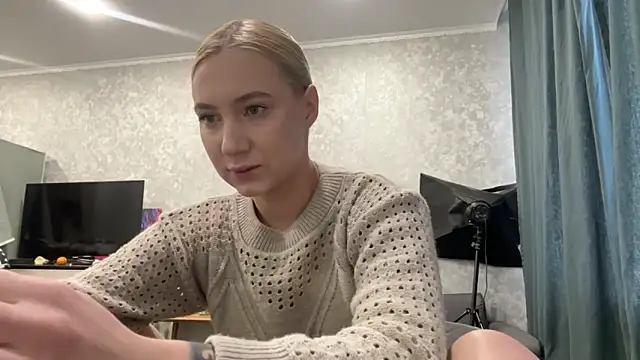 Snapshot of AnneBall chatting on 01.15.25 AnneBall online show from 01.15.25