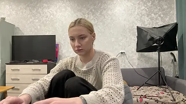 Snapshot of AnneBall chatting on 01.25.25 AnneBall online show from 01.25.25