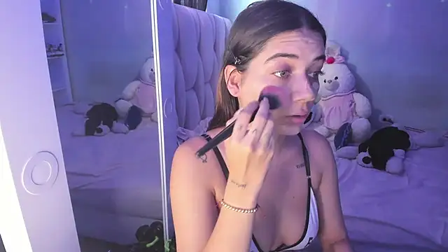 KittyKlum online show from 11.10.25