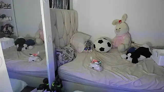 Snapshot of KittyKlum chatting on 05.26.26 KittyKlum online show from 05.26.26