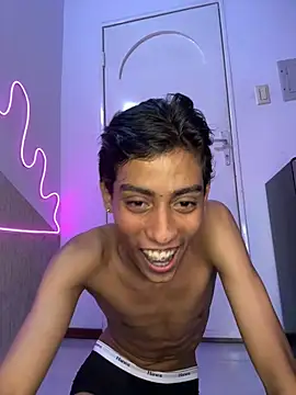 Snapshot of Mauuu18 chatting on 12.14.24 Mauuu18 online show from 12.14.24