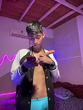 Snapshot of Mauuu18 chatting on 10.18.25 Mauuu18 online show from 10.18.25