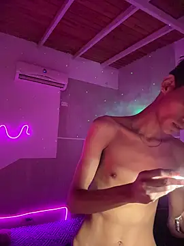 Snapshot of Mauuu18 chatting on 10.26.25 Mauuu18 online show from 10.26.25