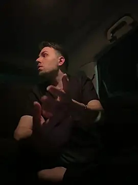 Snapshot of malikwrightstrips chatting on 03.27.26 malikwrightstrips online show from 03.27.26