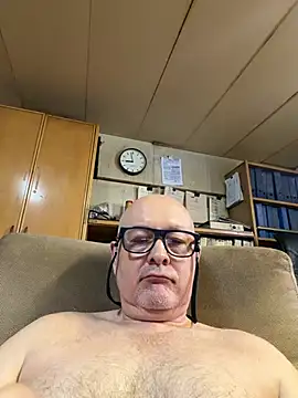 Snapshot of lam007 chatting on 08.04.26 lam007 online show from 08.04.26
