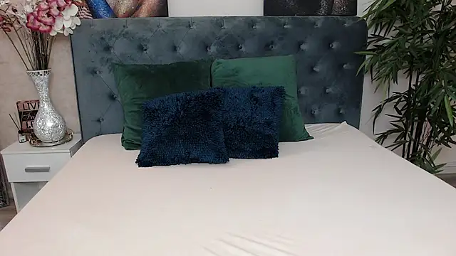 MissJuliax online show from 01.09.25