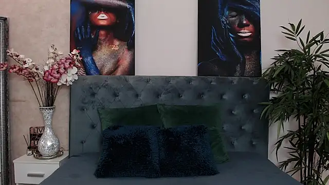 MissJuliax online show from 01.13.25