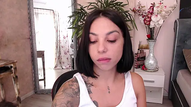 MissJuliax online show from 09.10.25