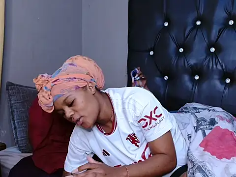 DarkDivva24 online show from 03.02.26