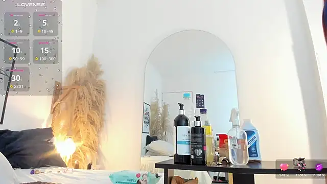 mia lourence online show from 04.06.26