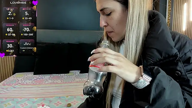 EvaaLovia1 online show from 02.16.26