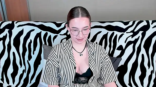 VeronikaKissuchi online show from 01.08.25