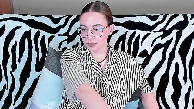 VeronikaKissuchi online show from 01.08.25