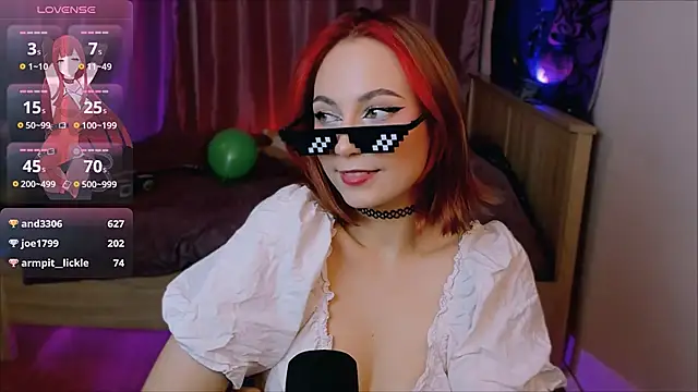 Snapshot of Carolina_Leep chatting on 12.14.24 Carolina Leep online show from 12.14.24