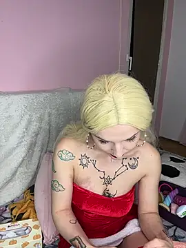 MoonAgnes online show from 12.26.24