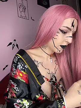 MoonAgnes online show from 01.04.25