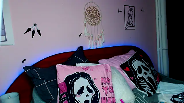 MoonAgnes online show from 01.31.25