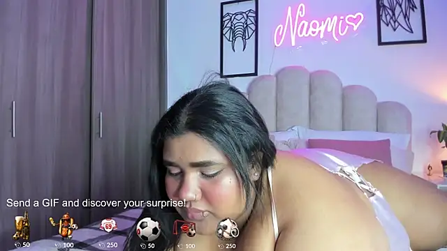 Snapshot of NaomiAsha chatting on 06.13.26 NaomiAsha online show from 06.13.26