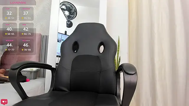 Snapshot of Kimmie_kaboom_x chatting on 09.29.25 Kimmie kaboom x online show from 09.29.25