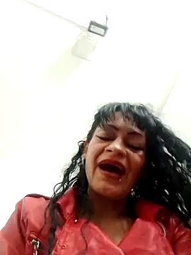 AlexandraJones  online show from 03.17.25