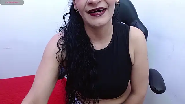 AlexandraJones  online show from 10.16.25