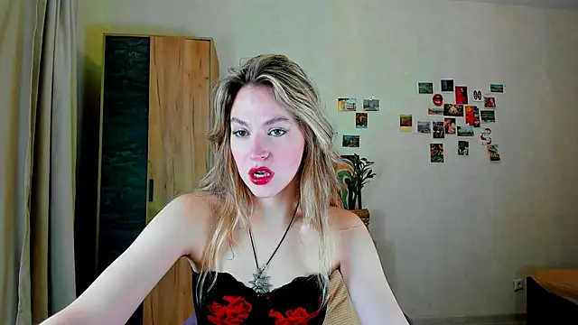 Niky  Jess online show from 12.17.24