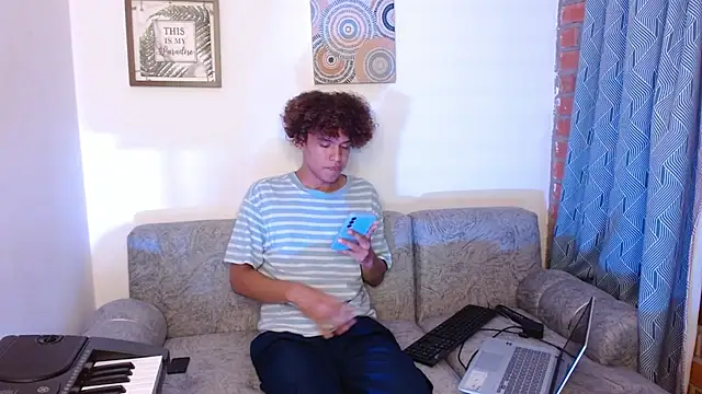 Snapshot of nickolas_moon chatting on 01.16.25 nickolas moon online show from 01.16.25