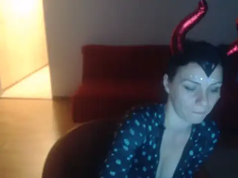 Snapshot of SweetAdela92 chatting on 10.31.25 SweetAdela92 online show from 10.31.25